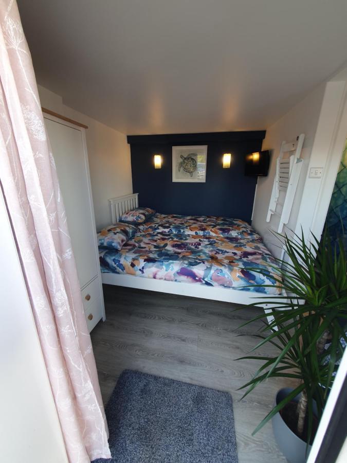 Lovely Private Studio Room With Own Kitchen And Bathroom. Set In The Popular Area Of Shiphay In Torquay And Only A Short Walk From Torbay Hospital Екстер'єр фото