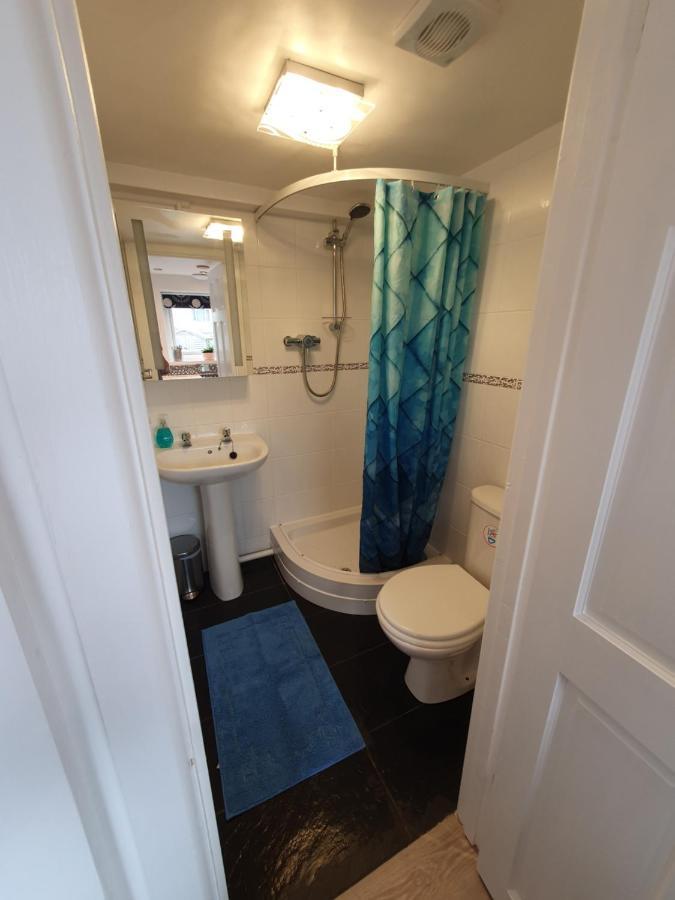 Lovely Private Studio Room With Own Kitchen And Bathroom. Set In The Popular Area Of Shiphay In Torquay And Only A Short Walk From Torbay Hospital Екстер'єр фото