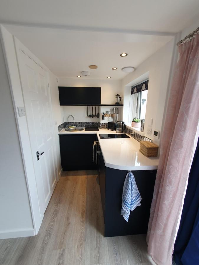 Lovely Private Studio Room With Own Kitchen And Bathroom. Set In The Popular Area Of Shiphay In Torquay And Only A Short Walk From Torbay Hospital Екстер'єр фото