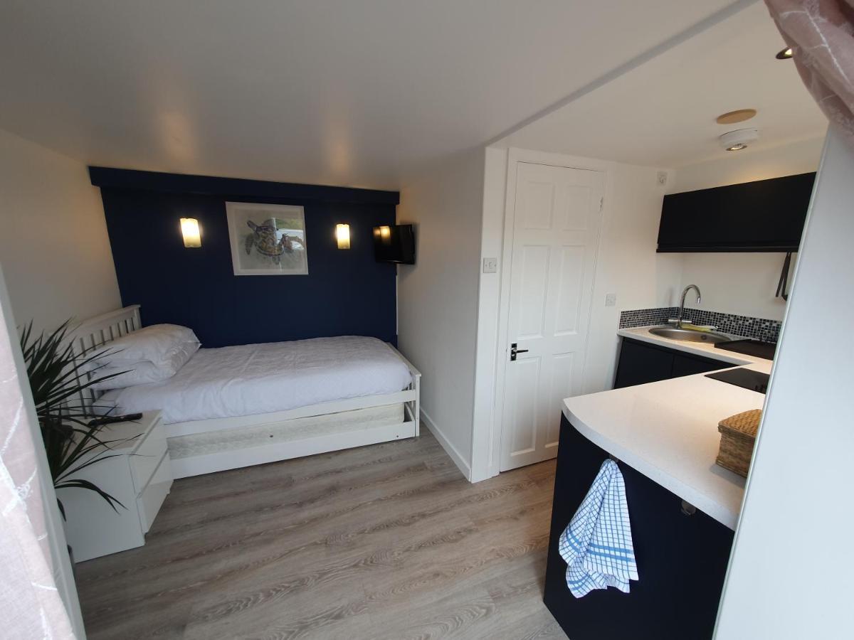 Lovely Private Studio Room With Own Kitchen And Bathroom. Set In The Popular Area Of Shiphay In Torquay And Only A Short Walk From Torbay Hospital Екстер'єр фото